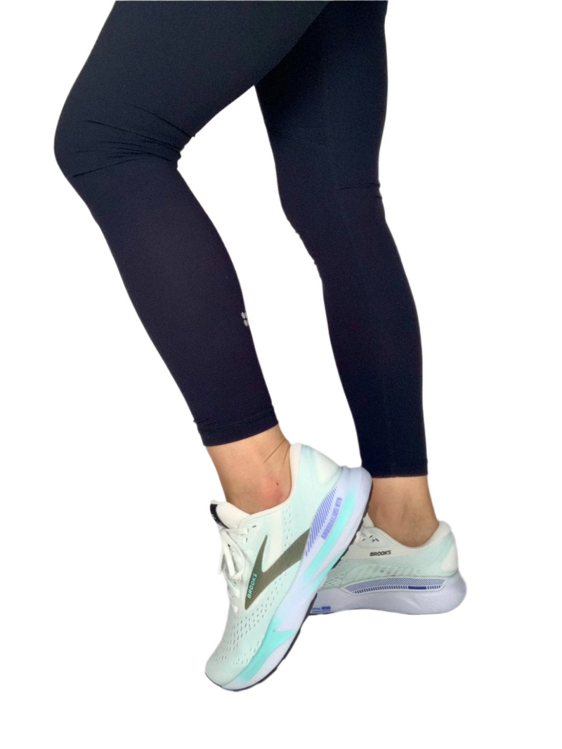 Load image into Gallery viewer, white brooks ladies walking shoes
