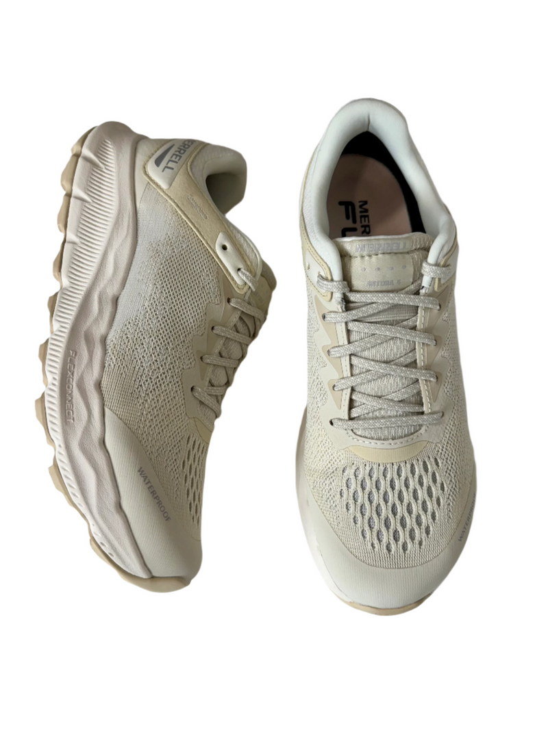 Load image into Gallery viewer, cream hiking shoes for women
