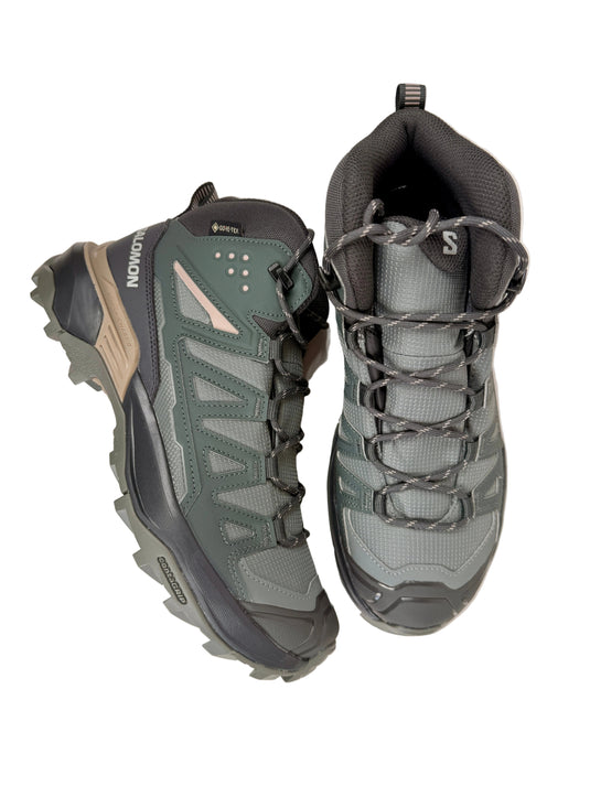 salomon hiking boots