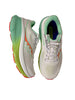 white saucony trainers